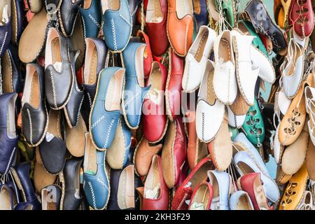 Primo piano del negozio di scarpe tradizionale Gaziantep Foto Stock