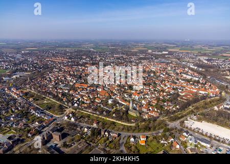 Vista aerea, vista sulla città con le mura della città e la St. Cattedrale di Patrokli nel centro storico, Thomä, Soest, Soester Börde, Renania settentrionale-Vestfalia, Germania, vecchia a. Foto Stock