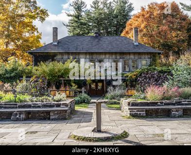 Ithaca New York-24 ottobre 2022: Colori autunnali al Cornell Botanic Gardens nel campus della Cornell University Foto Stock