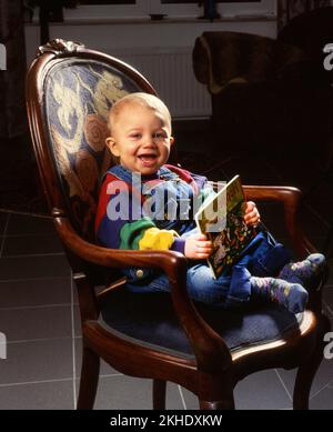 Il bambino che gioca con i blocchi di costruzione, qui su 20.1.1995 a Iserlohn, Germania, Europa Foto Stock