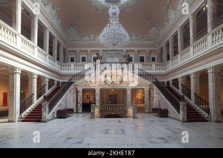 Sala in marmo classicista della cantina di vini spumanti Henkell, a Wiesbaden, Assia, Germania, Europa Foto Stock