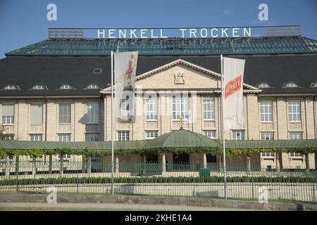 Edificio classicista del produttore di vini spumanti Henkell, a Wiesbaden, Assia, Germania, Europa Foto Stock