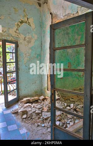 Posto perduto a Eleousa. Sanatorio derelitto. Rodi, Grecia. Foto Stock