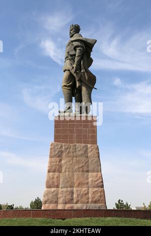 Statua di Amir Temur (1336-1405), complesso di AK Saray (Palazzo Bianco), Via Ipak Yuli, Shakhrisabz, Provincia di Qashqadaryo, Uzbekistan, Asia centrale Foto Stock
