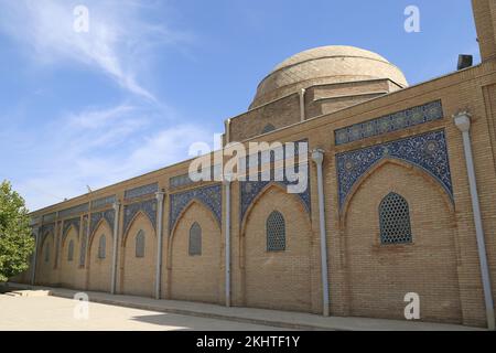 Chubin Madrasa, complesso di AK Saray (Palazzo Bianco), Via Ipak Yuli, Shakhrisabz, Provincia di Qashqadaryo, Uzbekistan, Asia centrale Foto Stock