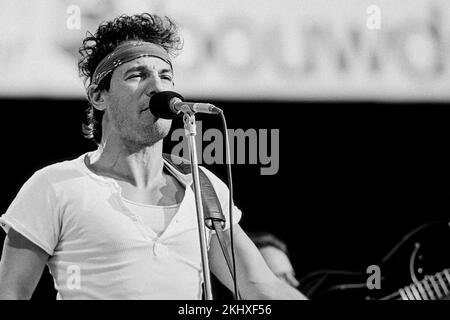 Bruce Springsteen in concerto con l'e Streetband nello stadio Feyenoord nato nel tour degli Stati Uniti. - Rotterdam Olanda - vvbvanbreefotografie Foto Stock