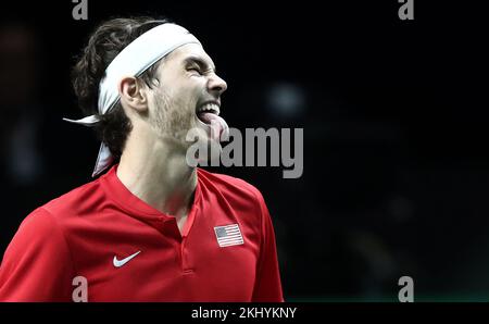 Malaga, Spagna. 24th Nov 2022. MALAGA, SPAGNA - NOVEMBRE 24: Taylor Fritz degli Stati Uniti reagisce durante la Coppa Davis di Rakuten Finals 2022 partita tra Italia e Stati Uniti al Palacio de los Deportes Jose Maria Martin Carpena il 24 novembre 2022 a Malaga, Spagna. Photo by Sanjin Strukic/Pixsell Credit: Pixsell photo & video agency/Alamy Live News Foto Stock