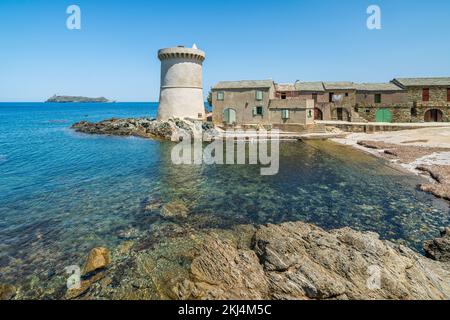 Una bella vista nel villaggio di Tollare in una mattinata d'estate, vicino a Ersa, a Cap Corse, Corsica, Francia. Foto Stock