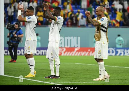 Doha, Qatar. 24th Nov 2022. I giocatori del Ghana reagiscono dopo la partita di Gruppo H tra Portogallo e Ghana alla Coppa del mondo FIFA 2022 allo stadio Ras Abu Aboud (974) di Doha, Qatar, 24 novembre 2022. Credit: Li GA/Xinhua/Alamy Live News Foto Stock