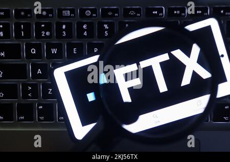 Logo FTX. FTX è uno scambio di criptovaluta basato sulle Bahamas. Foto Stock