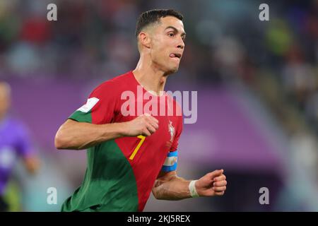 Doha, Qatar. 24th Nov 2022. Cristiano Ronaldo del Portogallo reagisce durante la partita della Coppa del mondo FIFA Qatar 2022 tra Portogallo e Ghana allo Stadio 974 di Doha, Qatar, il 24 novembre 2022. Foto di Peter Dovgan. Solo per uso editoriale, licenza richiesta per uso commerciale. Non è utilizzabile nelle scommesse, nei giochi o nelle pubblicazioni di un singolo club/campionato/giocatore. Credit: UK Sports Pics Ltd/Alamy Live News Foto Stock