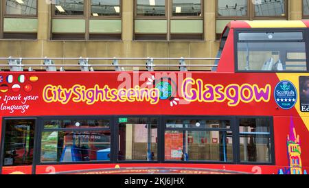 Vicino all'insegna dell'autobus turistico della città di Glasgow Foto Stock