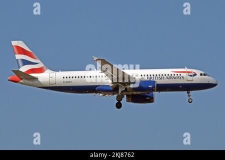 Germania, Baviera, Monaco: G-EUUY Airbus A.320-232 (c/n 3607) della British Airways all'aeroporto Franz Josef Strauss di Monaco. Foto Stock