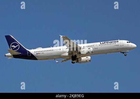 Germania, Baviera, Monaco: D-AIDJ Airbus A.31-231 (c/n 4792) di Lufthansa all'aeroporto Franz Josef Strauss di Monaco. Foto Stock