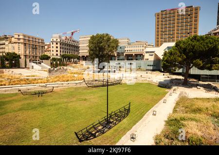 Sito archeologico, del, Jardins des vestiges, parte del, Museo d'Histoire de Marseille,Museo storico di Marsiglia,Marsiglia,Marsiglia,comune in, Bouches-du-Rhône, la seconda città più grande della Francia,Marsiglia, è la prefettura del francese, dipartimento di, Bouches-du-Rhône, e, capitale, Della regione Provenza-Alpi-Côte Azzurra. Sud della Francia,Francia,francese,seconda città più grande in Francia,agosto,estate,Europa,europea,Port Antique,il Jardin des vestiges è un giardino contenente i resti archeologici del porto antico di Marsiglia, Francia. Foto Stock