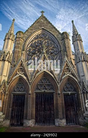 Una foto verticale della Chiesa di tutti i Santi, Leamington Spa, Warwickshire, Regno Unito Foto Stock