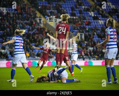 Reading, Regno Unito. 24th Nov 2022. Reading, Inghilterra, 24th 2022 novembre: Katie Stengel (24 Liverpool) festeggia dopo aver segnato il primo gol della sua squadra durante la partita di calcio della Barclays Womens Super League tra Reading e Liverpool al Select Car Leasing Stadium di Reading, Inghilterra. (James Whitehead/SPP) Credit: SPP Sport Press Photo. /Alamy Live News Foto Stock
