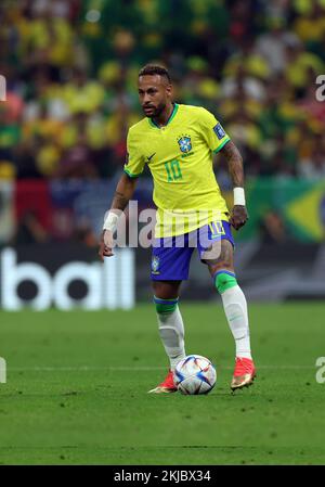 Doha, Qatar. 24th Nov 2022. CITTÀ DI LUSAIL, QATAR - 24 NOVEMBRE: NEYMAR Jr. Durante la Coppa del mondo FIFA Qatar 2022, partita di gruppo G tra Brasile e Serbia allo stadio di Lusail il 24 novembre 2022 a Lusail City, Qatar. (Foto di Amin Jamali/ ATP images) (JAMALI Amin/ATP/SPP) Credit: SPP Sport Press Photo. /Alamy Live News Foto Stock