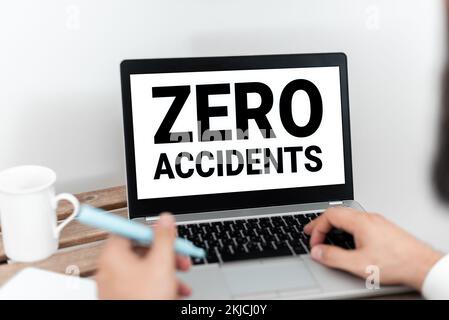 Testo scritto a mano Zero incidenti. Parola scritta su una strategia importante per prevenire gli incidenti sul lavoro Foto Stock