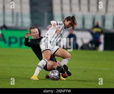 Torino, Italia. 24th Nov 2022. Cantore delle Juventus Women durante la UEFA womenÂs Champions League, Gruppo C, partita di calcio tra Juventus Women e Arsenal Women il 24 novembre 2022 allo stadio Allianz di Torino. Photo Nderim Kaceli Credit: Independent Photo Agency/Alamy Live News Foto Stock