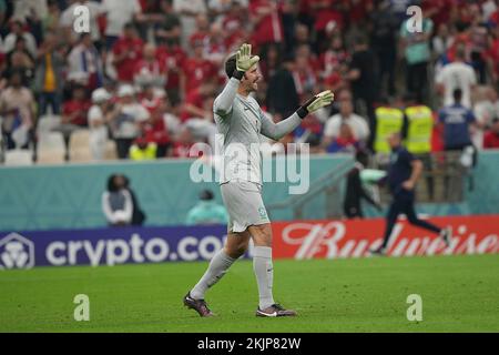 24th novembre 2022, Khalifa International Stadium, Doha, QAT, Coppa del mondo FIFA 2022, Gruppo G, Brasile vs Serbia, nella foto il portiere brasiliano Alisson Foto Stock