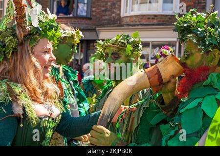 Jack-in-the-Green, Hastings, East Sussex, Regno Unito. Green man primavera festival, sfilata Foto Stock