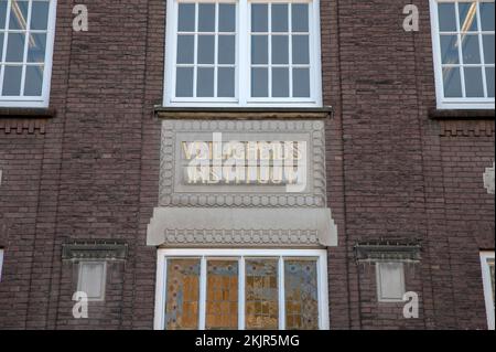 Ornamento all'entrata dell'ufficio del Rijksmuseum, edificio numero 22 ad Amsterdam, Paesi Bassi, 23-11-2022 Foto Stock