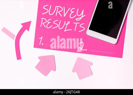 Scrittura a mano dei risultati del sondaggio. Concetto che significa risultato di attività che raccoglie o acquisisce dati statistici Foto Stock