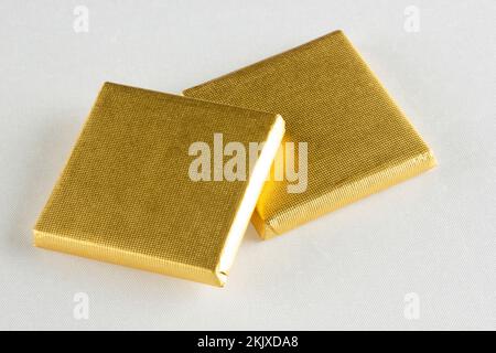 Cioccolatini avvolti in foglio d'oro Foto Stock