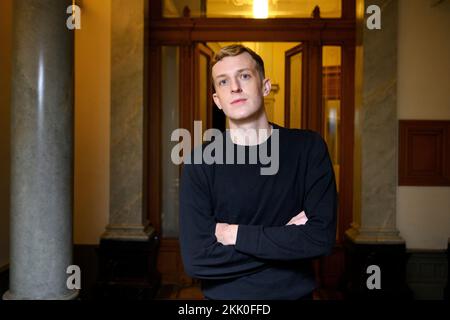 L'autore francese Édouard Louis fotografò a Stoccolma, Svezia. Foto: Jessica Gow / TT / codice 10070 Foto Stock