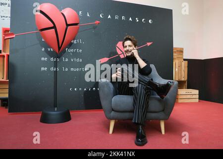 Madrid, Spagna. 25th Nov 2022. Il cantante Manuel Carrasco ha visto durante l'uscita del suo ottavo album 'Corazon y flecha' a Madrid. (Foto di Atilano Garcia/SOPA Images/Sipa USA) Credit: Sipa USA/Alamy Live News Foto Stock