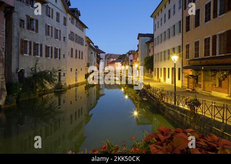 Annecy - la città vecchia al crepuscolo. Foto Stock