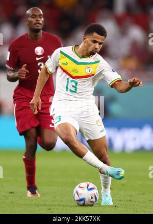 Doha, Qatar, 25th novembre 2022. Iliman N'Diaye del Senegal durante la partita della Coppa del mondo FIFA 2022 allo stadio al Thumama di Doha. Il credito di foto dovrebbe essere: David Klein / Sportimage Foto Stock