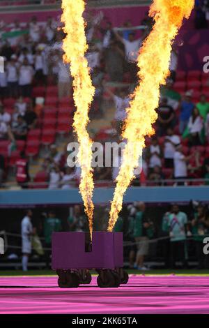 11/25/2022, Khalifa International Stadium, Doha, QAT, Coppa del mondo FIFA 2022, Gruppo B, Galles vs Iran, nella foto cerimonia di apertura con i lanciafiamme. Foto Stock