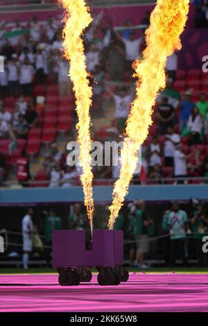 11/25/2022, Khalifa International Stadium, Doha, QAT, Coppa del mondo FIFA 2022, Gruppo B, Galles vs Iran, nella foto cerimonia di apertura con i lanciafiamme. Foto Stock