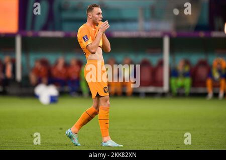 DOHA, QATAR - 25 NOVEMBRE: Teun Koopmeiner dei Paesi Bassi si trova in stato di sconfortante durante la partita del Gruppo A - Coppa del mondo FIFA Qatar 2022 tra Paesi Bassi ed Ecuador allo Stadio Internazionale Khalifa il 25 novembre 2022 a Doha, Qatar (Foto di Pablo Morano/BSR Agency) Foto Stock