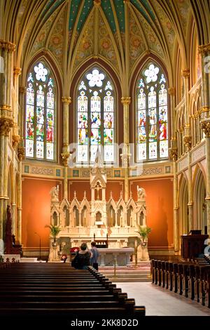 Savannah, USA - 22 luglio 2010: Vecchia chiesa cattolica francese San Giovanni battista a Savannah. Foto Stock