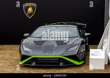 Lamborghini Huracán sto (Super Trofeo Omologata) in mostra al Concours d’Elégance Motor Show tenutosi a Blenheim Palace il 4th settembre 2022. Foto Stock