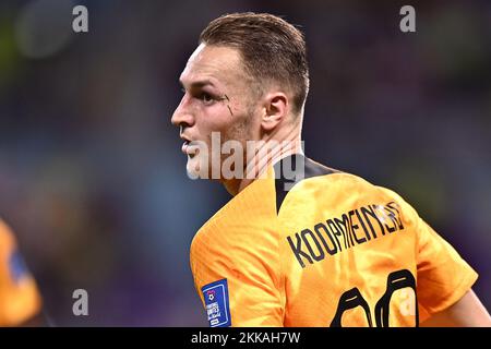 Doha, Qatar. 25th Nov 2022. Foto Fabio Ferrari/LaPresse 25 Novembre 2022 Doha Khalifa Stadium, Qatar - Sport - Calcio - Qatar 2022 - Coppa del mondo FIFA - Olana vs Ecuador - Gruppo A - Fase a Gironi - nella foto: Teun Koopmeiners 25 novembre 2022 Doha Khalifa Stadium, Qatar - sport - Calcio - Qatar 2022- Coppa del mondo FIFA - Paesi Bassi vs Ecuador - Gruppo A - stage di gruppo - nel pic: Teun Koopmeiners Credit: Sipa USA/Alamy Live News Foto Stock