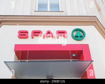 VIENNA, AUSTRIA - CIRCA 2022 SETTEMBRE: Segno di spar storefront Foto Stock