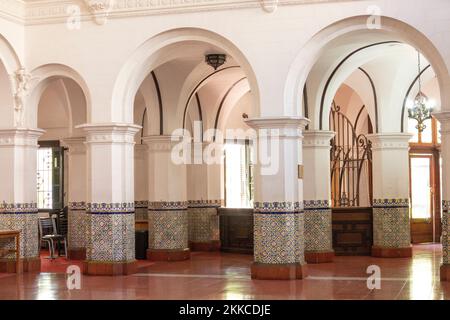 Mendoza, Argentina - 15 febbraio 2018: All'interno del Banco Hipotecario Nacional, Ministerio de Cultura de Mendoza - ex National Mortage Bank. Foto Stock