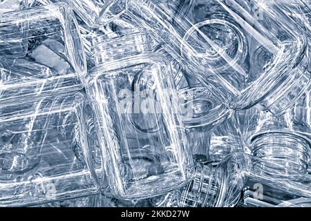 Molti piccoli flaconi di vetro o di plastica, fiale vuote Foto Stock