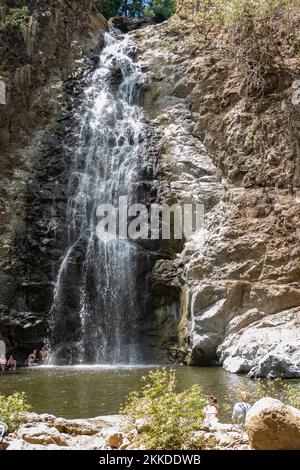 Montezua, Costa Rica - Febbraio 26, 2019: La gente gode di visitare le cascate di Montezuma in Costa Rica. Foto Stock