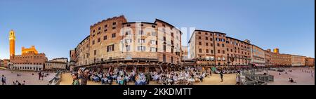 Siena, Italia - 9 agosto 2019: Visita di piazza del campo a Siena, Toscana, Italia. Foto Stock