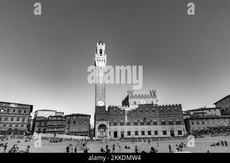 Siena, Italia - 9 agosto 2019: Visita della famosa piazza del campo a Siena, Toscana, Italia. Foto Stock