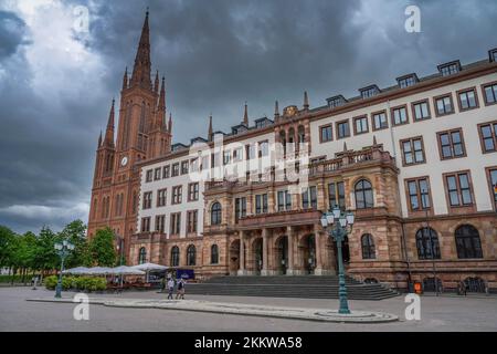 Chiesa del mercato, Municipio nuovo, Schlossplatz, Wiesbaden, Assia, Germania, Europa Foto Stock