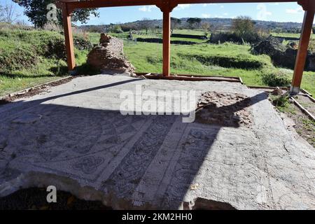 Passo di Mirabella - Pavimento a mosaico delle terme di Aeclanum Foto Stock