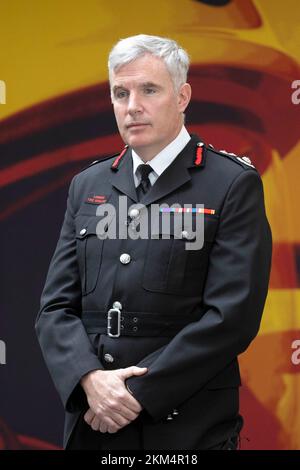 Andy Roe, commissario dei Vigili del fuoco di Londra, parla ai giornalisti della sede centrale dei Vigili del fuoco di Londra (LFB) a Southwark, nel sud di Londra, dopo un briefing sulla revisione indipendente della cultura condotta da Nazir Afzal. Data immagine: Sabato 26 novembre 2022. Foto Stock
