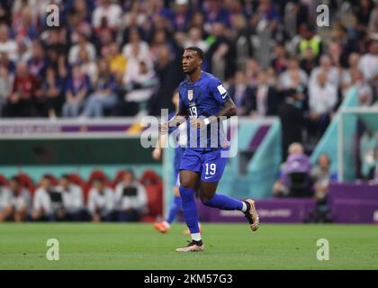 Al Khor, Qatar. 26th Nov 2022. 25th novembre 2022; al Bayt Stadium, al Khor, Qatar; FIFA World Cup Football, Inghilterra contro Stati Uniti; Haji Wright of USA Credit: Action Plus Sports Images/Alamy Live News Foto Stock