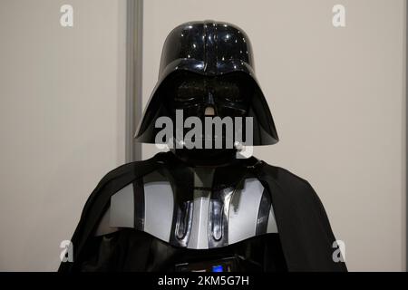 Darth Vader cosplay al MCM Comic con di Londra Foto Stock